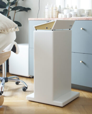 Stolik pod urządzenie pomocnik kosmetyczny